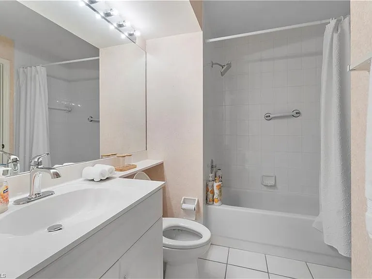 348 Carinosa Ct #18-10 — Photo 11
