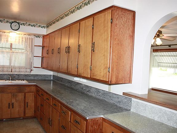 4th image of 1137 N 12th Ave
