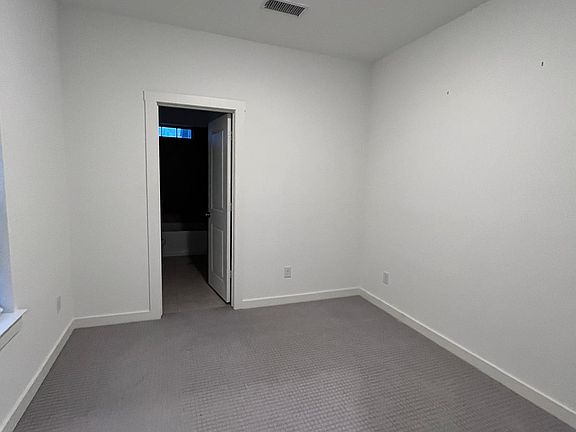 5th image of 2789 Majesty Dr