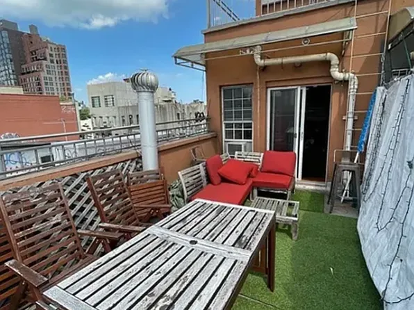 154 Orchard Street image 1 of 7