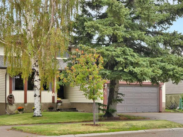 60 SW Beddington Dr NE, Calgary, AB T3K 1K1