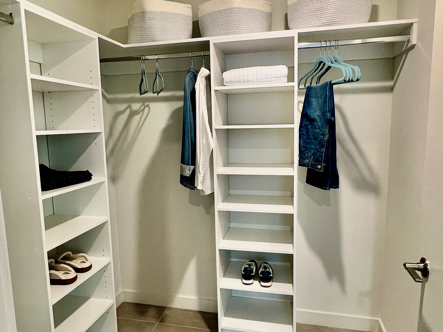 Studio, 600 sqft, $2,150 — Photo 3