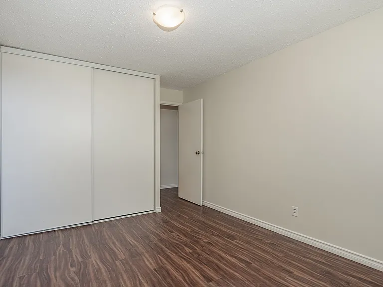 554 Ivings Dr — Photo 16