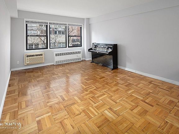 2nd image of 205 E 77th St APT 5D