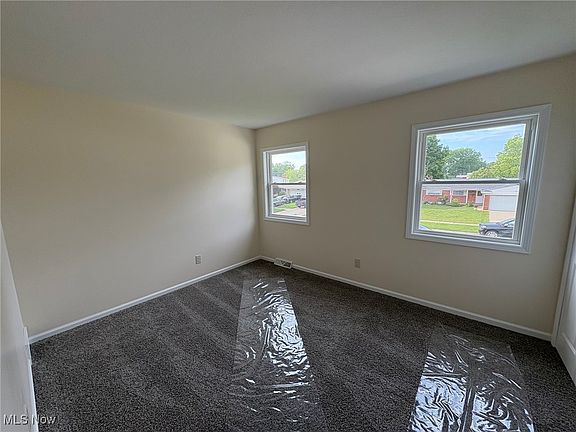 4th image of 213 Georgia Ave