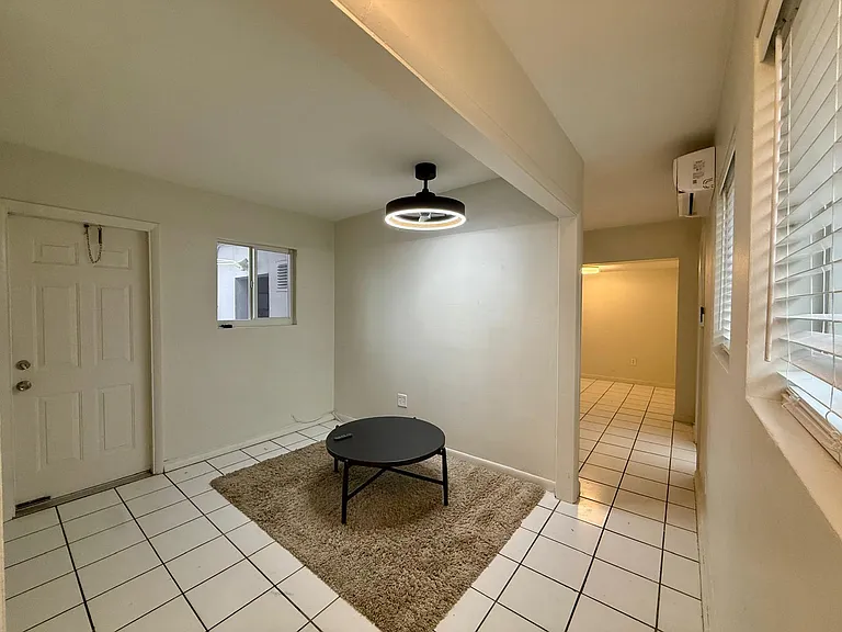 1215 NE 17th Ave #5 — Photo 6