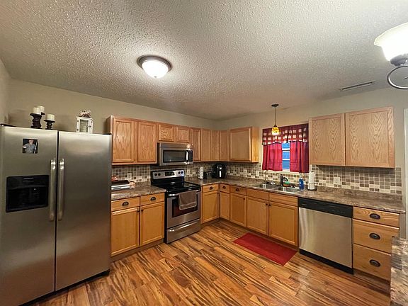 3rd image of 929 Highpointe Blvd