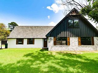 1640 Bassett St, Orange, TX 77632