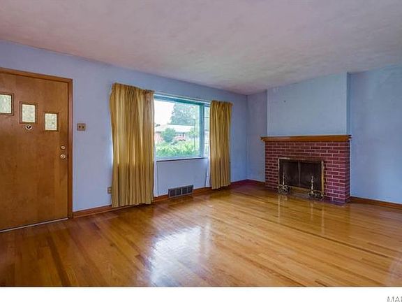 2nd image of 5 Grand Circle Dr