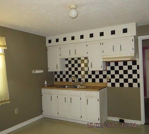 5th image of 303 Trigg St