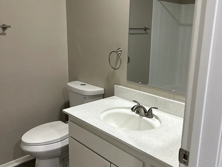 Taylor Garden Apartments — Photo 57