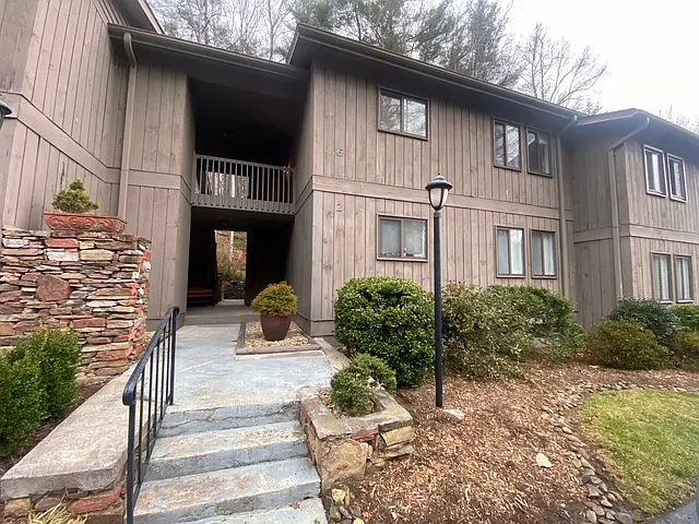 49 Lake Dr #M-6 — Photo 14