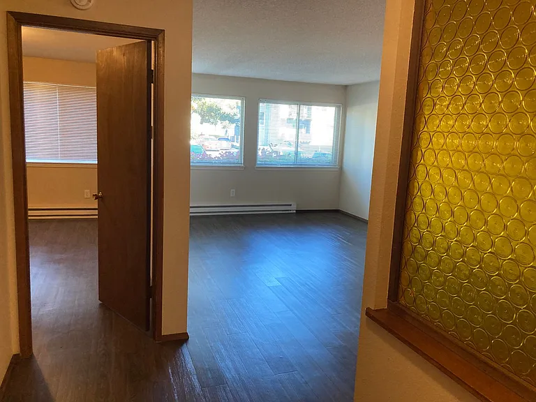 Greenwood Vista Apartments — Photo 8