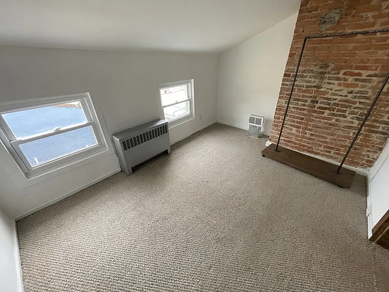 1819 E Lombard St — Photo 19