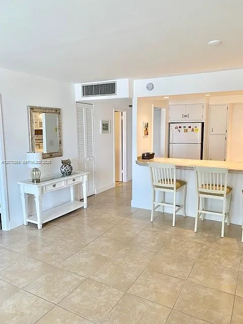 Arlen Beach Condo — Photo 3