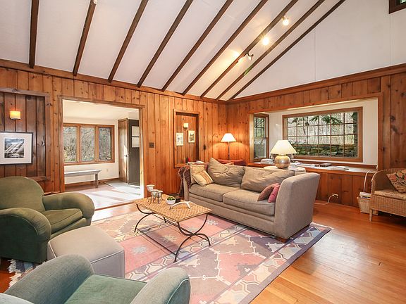 Large public rooms, great for entertaining