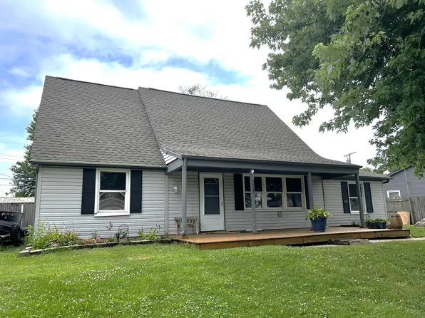 377 Greendale Dr, Valparaiso, IN 46385