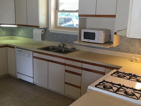 2nd image of 40A Highpoint Dr