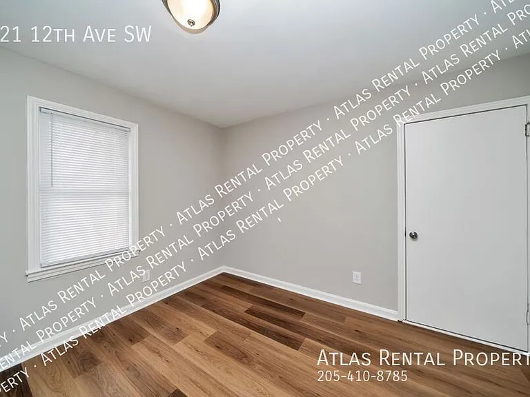 221 12th Ave SW — Photo 9
