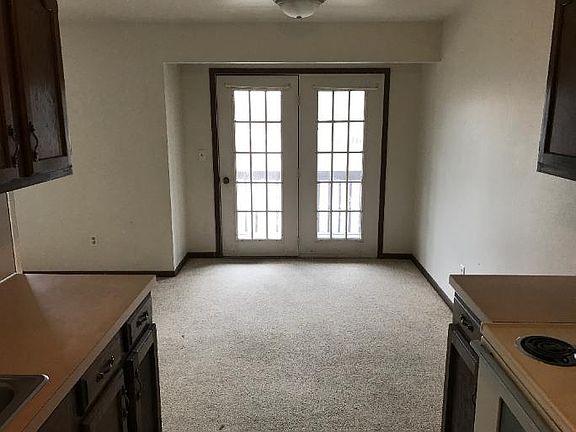 5th image of 517 136th Ave APT 9