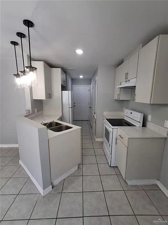 2 bed, 2.0 bath, 830 sqft, $1,100 — Photo 4