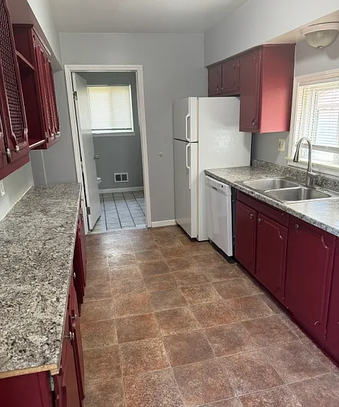 26569 Brettonwoods St — Photo 6