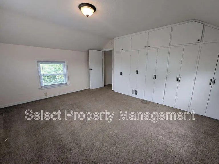 122 W Creighton Ave — Photo 18