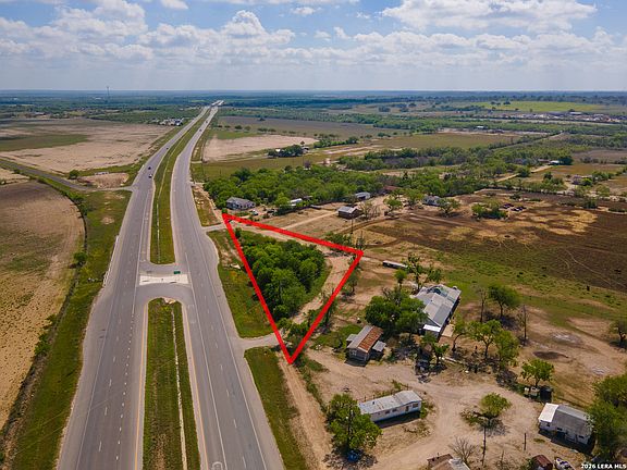3rd image of 4984 S Loop 1604 E