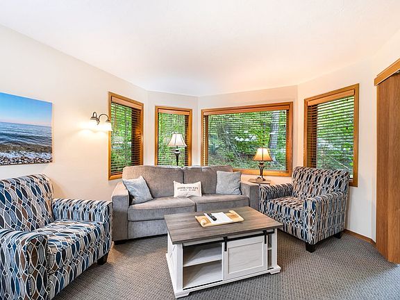3rd image of 4920 N Landmark Cir #2202