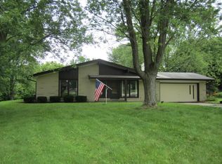 S87W27335 Ridgeway Ct, Mukwonago, WI 53149
