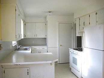 3rd image of 1096 Legion Ct