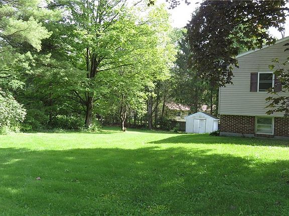 4th image of 129 Knoll Wood Cir #Ss