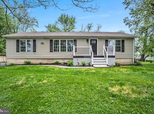 144 Fairview Dr, Carlisle, PA 17013