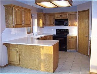 4th image of 210 N 162nd St
