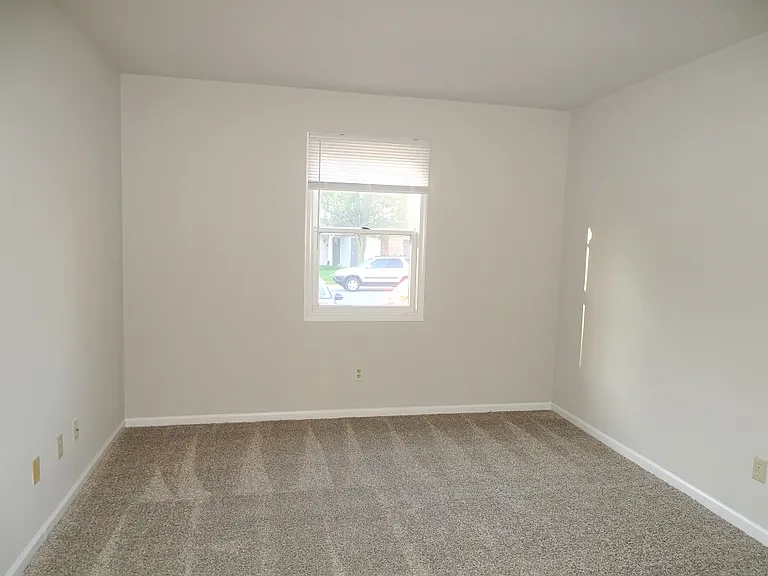 128 Hilldale Dr #K — Photo 9