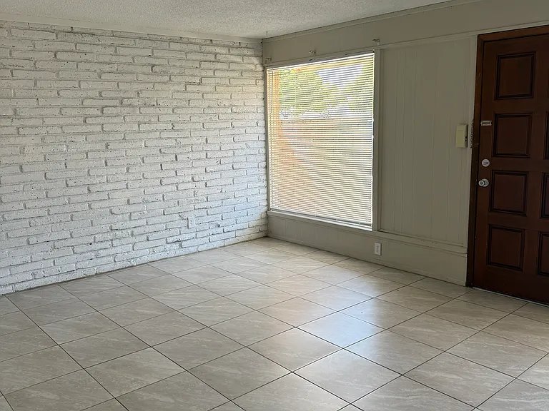 3509 S Avenue A #12 — Photo 9