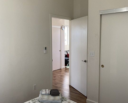 5th image of 306 N Hobart Blvd
