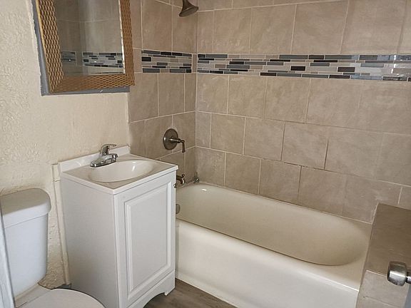 2nd image of 3112 W Glendale Ave #8