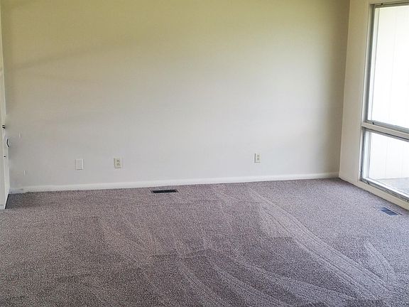 2nd image of 1411 Crescent Dr