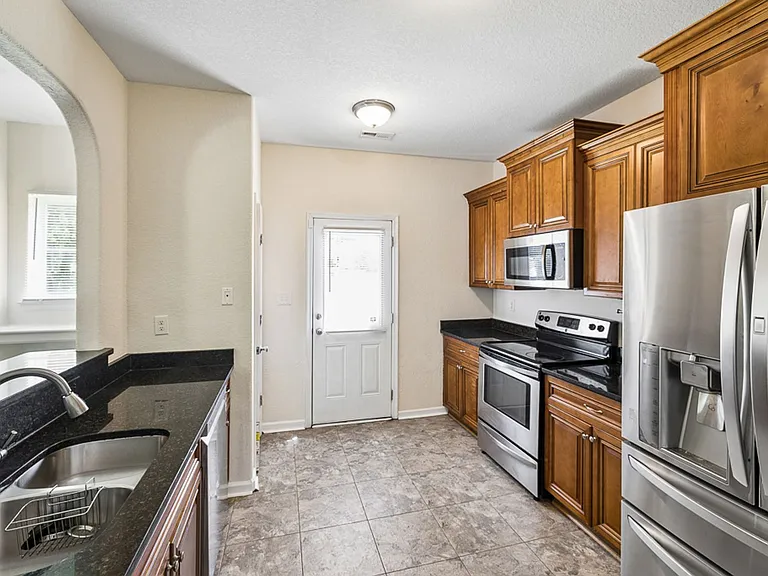5003 Clifton St — Photo 16