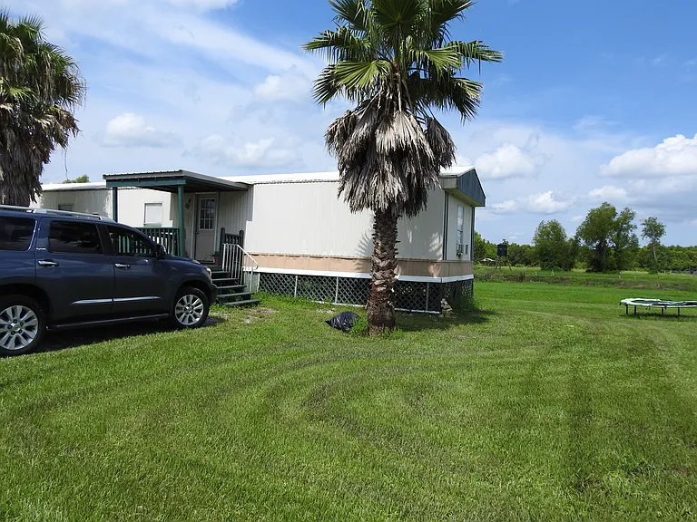 164 Sunrise Ct — Photo 2
