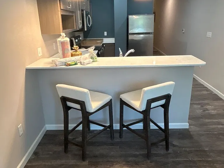 Plaza 93 Apartments — Photo 18