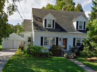 1089 Division St, Green Bay, WI 54303