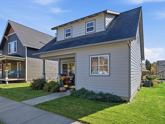 3rd image of 112 Bentley Park Loop