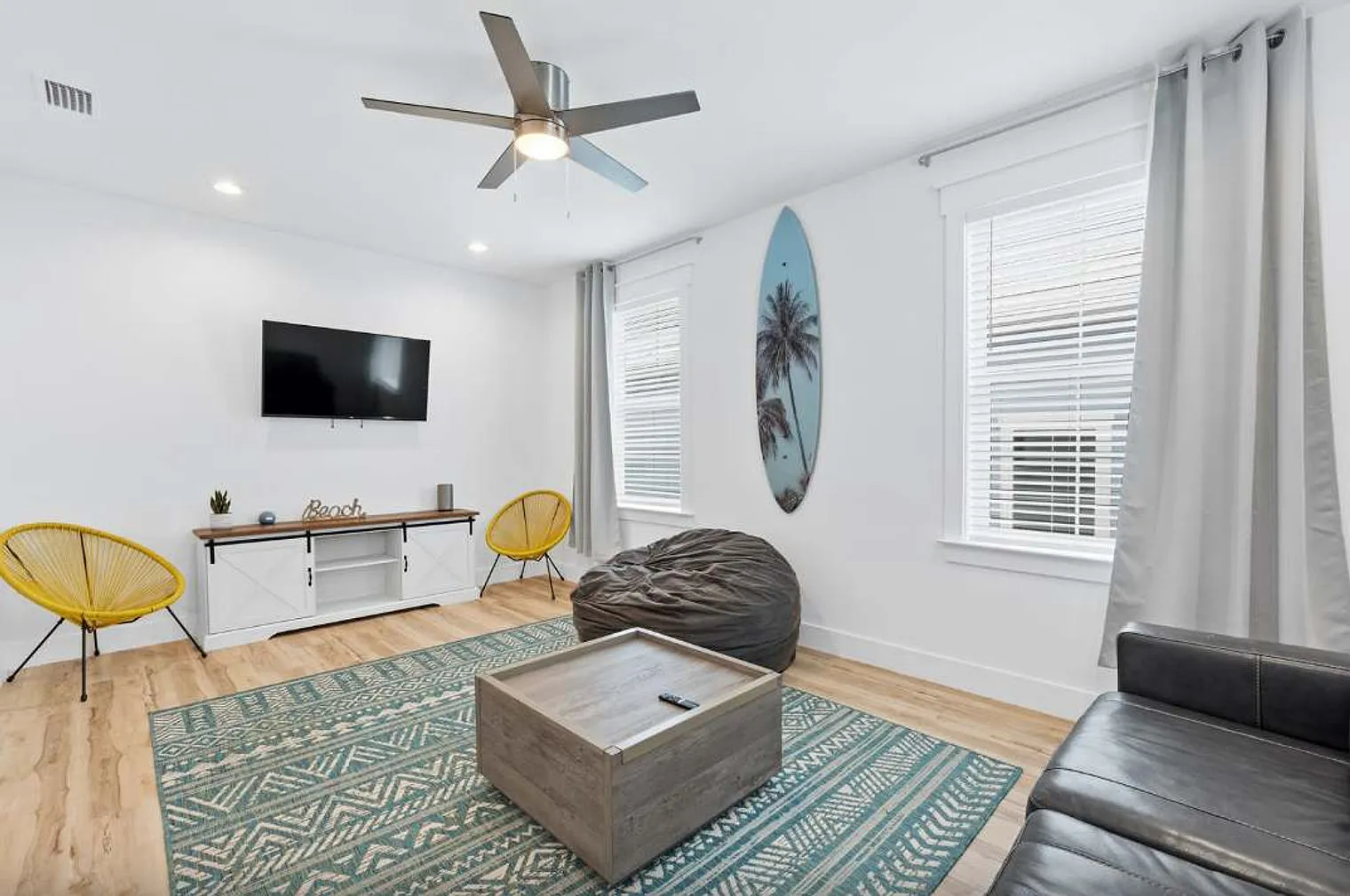 10 bed, 8.0 bath, $34,400 — Photo 2
