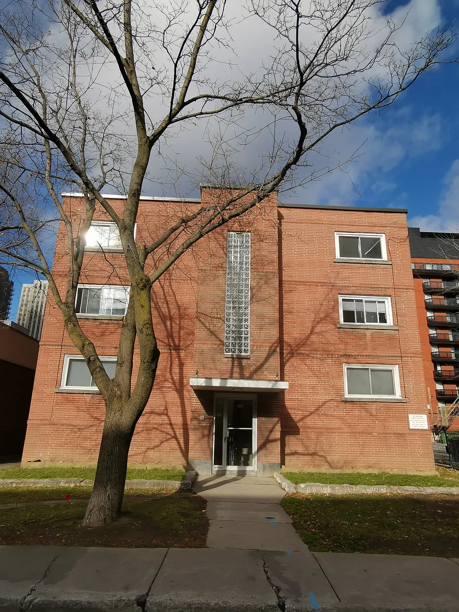 Building Photo - 161 Somerset St W #18