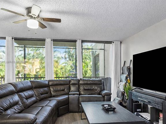4th image of 2810 SW 87th Ave APT 918