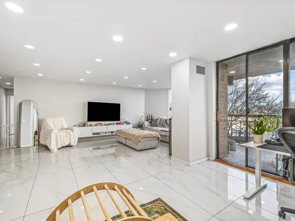 427 Harmon Cove Tower image 11 of 24