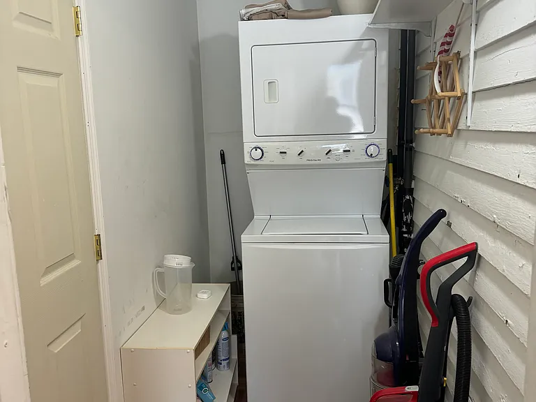 59 Van Dam St #1 — Photo 16