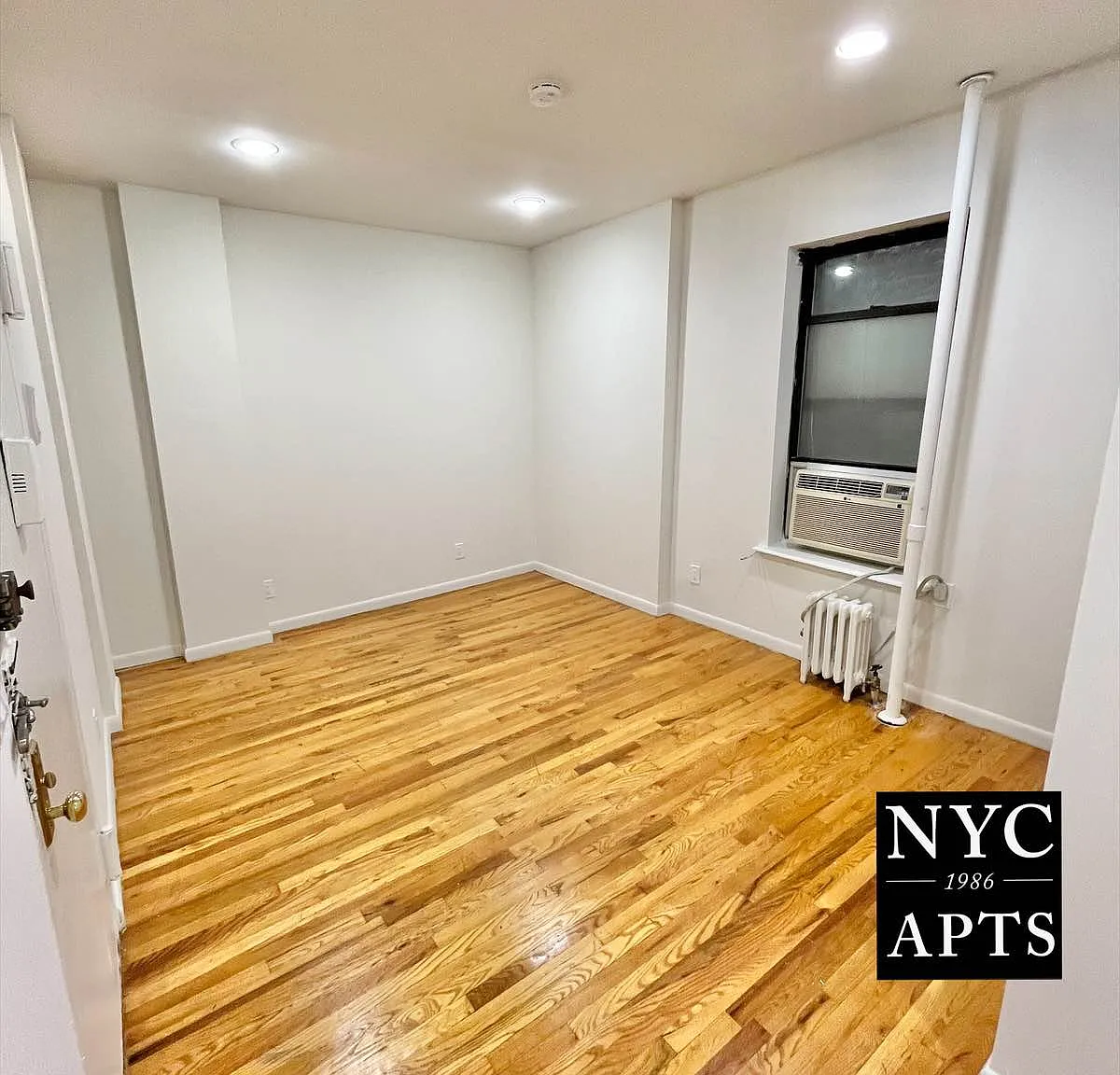 328 East 55th Street — Photo 3